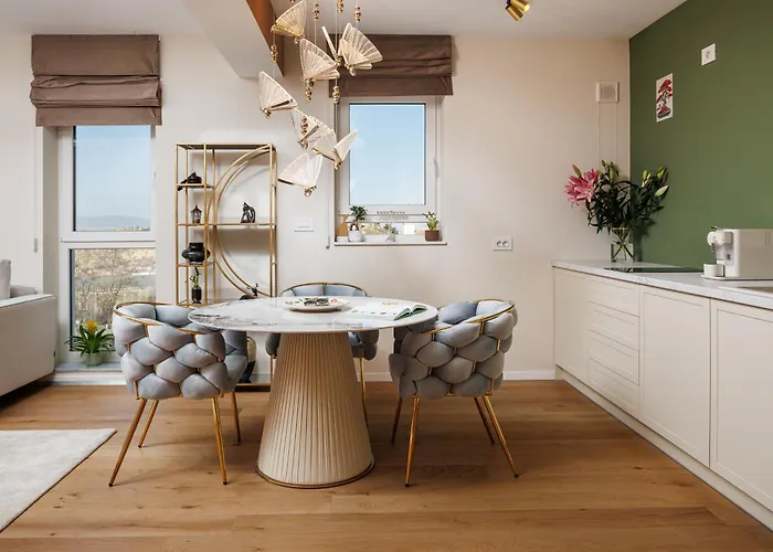 Eleni Rezidence דירה בראשוב